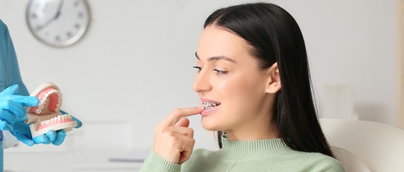 Alimente pe care le poți consuma și cele de evitat când porți aparat dentar.